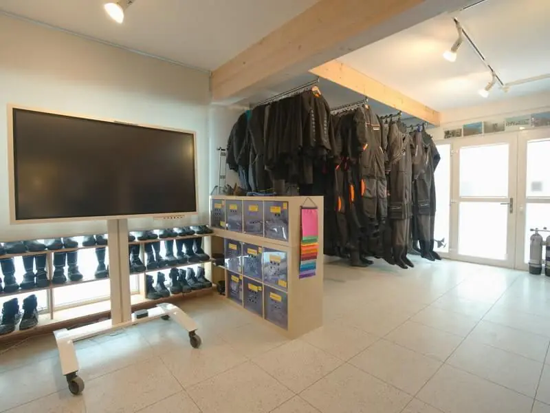 Showroom mit Flipchart