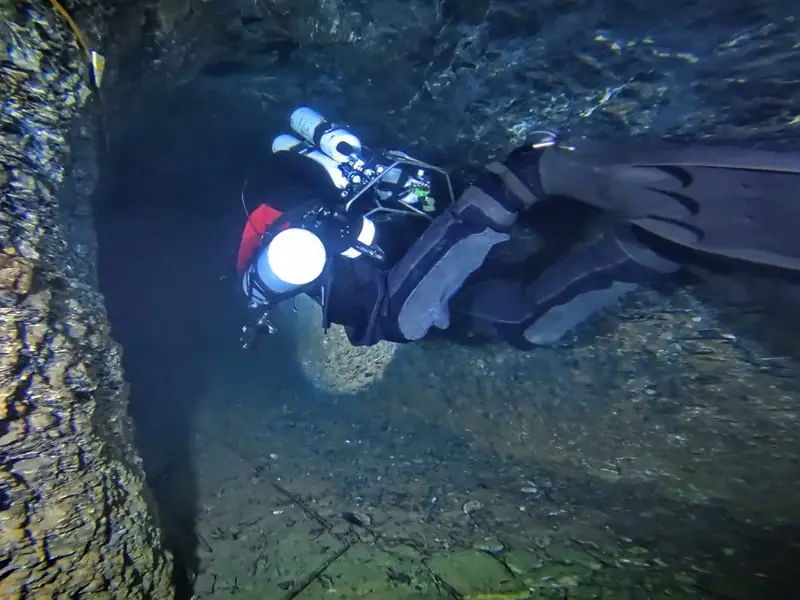 Einstieg ins Overhead - Penetration Tauchen in Minen und Bergwerken