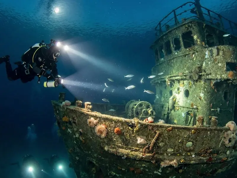 iac-Nachtauchen-Wrack.jpg