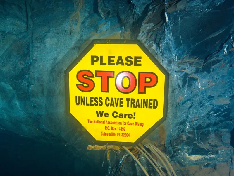 Mine Bergwerk Höhle i.a.c. Schulung Nuttlar